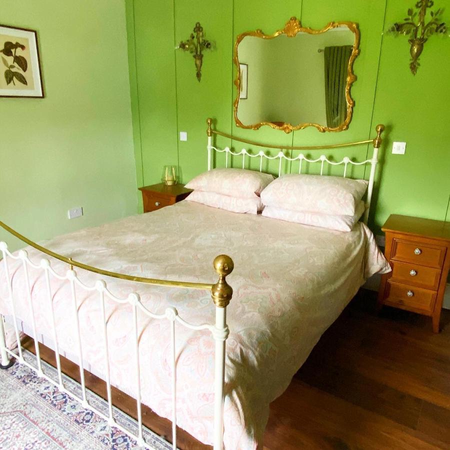 No. 1 Bridge Street Apartment Уестпорт Екстериор снимка